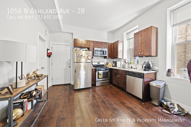 Building Photo - 1056 N Ashland Ave