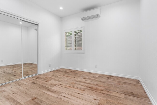 Building Photo - 44735 Johnston Dr