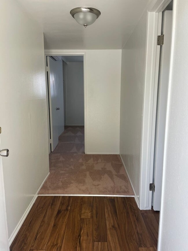 Interior Photo - Mohawk Gardens