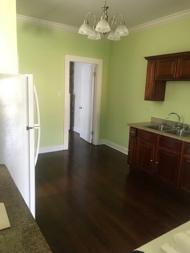 Kitchen - 1805 N Dupre St