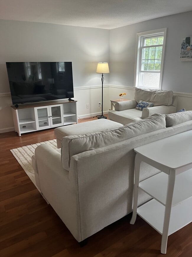 Building Photo - Fully updated 2Bd / 2Br Bassett Pond Condo...