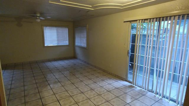 Foto del edificio - 922 S Commerce St