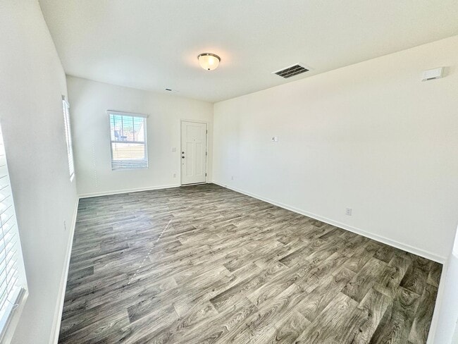 Foto del edificio - LOCATION! BEAUTIFUL 3BD/2.5BTH Townhome - ...