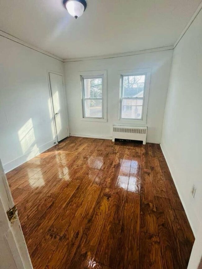 Building Photo - 14 Sylvan Ct