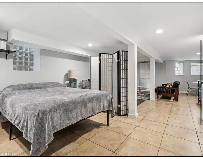 Foto del edificio - 732 N Troy St