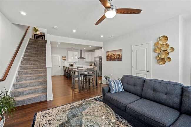 Foto del edificio - 5922 Laurel Bed Ln