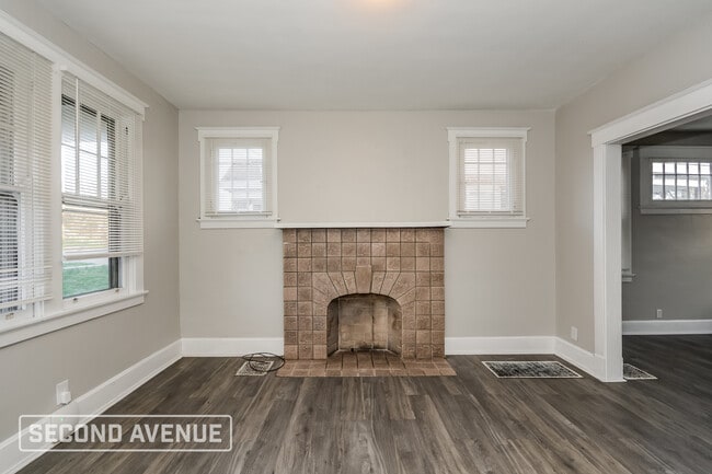 Building Photo - 4315 W 8th St