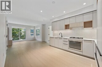 Building Photo - 2015 St Johns St