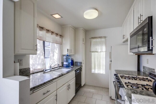 Foto del edificio - 8520 Summerdale Rd