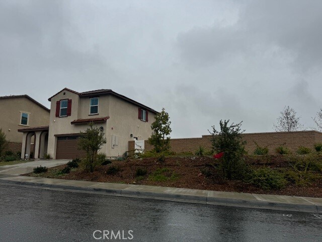 Building Photo - 2315 Powell Dr