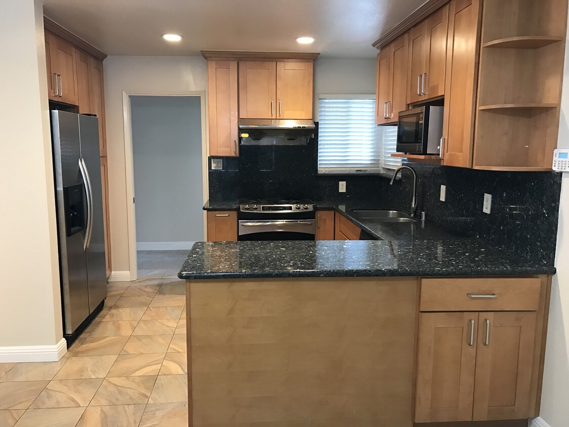 Primary Photo - 2670 Westberry Dr