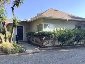 Building Photo - 6300 Thomas Rd
