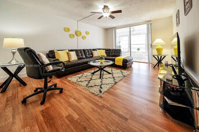 Foto del edificio - 7300 NW 17th St