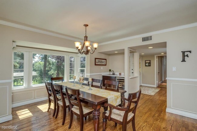 Building Photo - 1253 Sierra Madre Villa Ave
