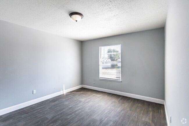 2 BR, 1 BA - 904SF - Memphis Urban Apartments