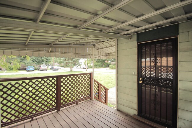 Photo - 718 West St House