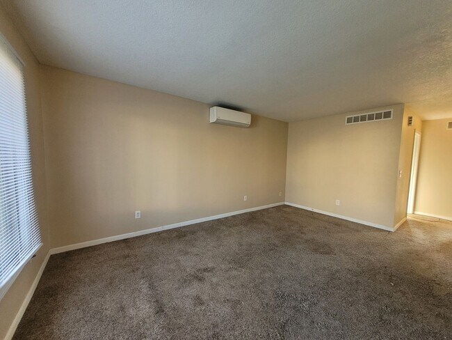 Foto del edificio - 5601-5603 Southwest 7th Street