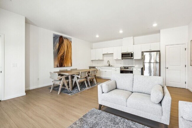 Foto del edificio - 6480 Stockton Blvd