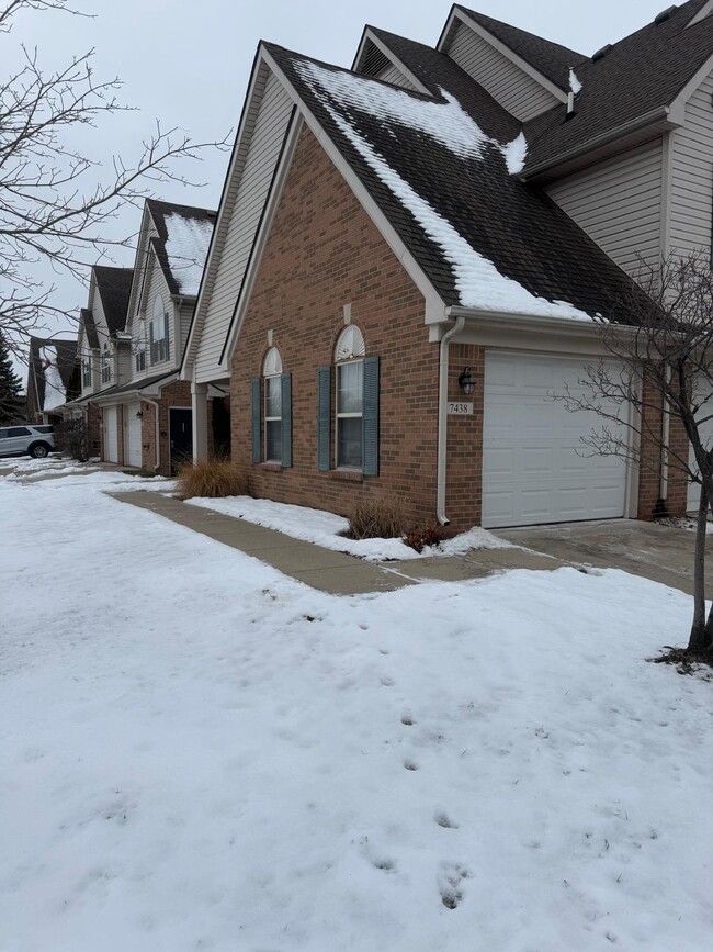 Building Photo - 7438 Lacy Dr