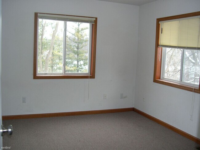 Building Photo - 1 br, 1 bath Apartment - 1552 Jones Dr #1