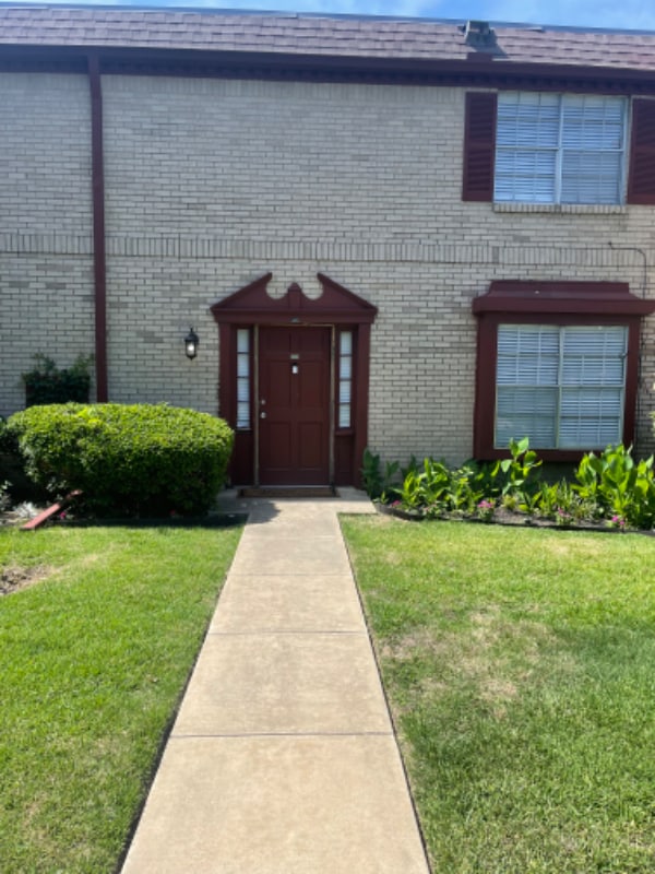 Photo - 1819 E Grauwyler Rd (Irving, TX)