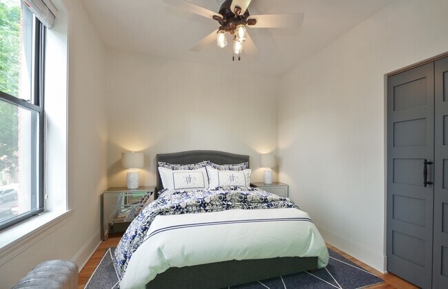 Building Photo - 1314 W Argyle St