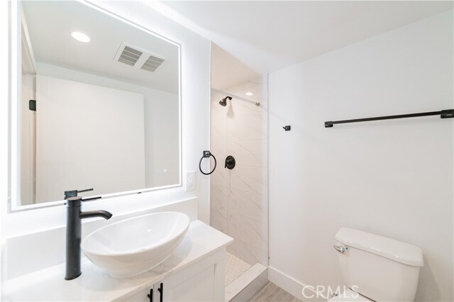 Foto del edificio - 1596 W 36th St