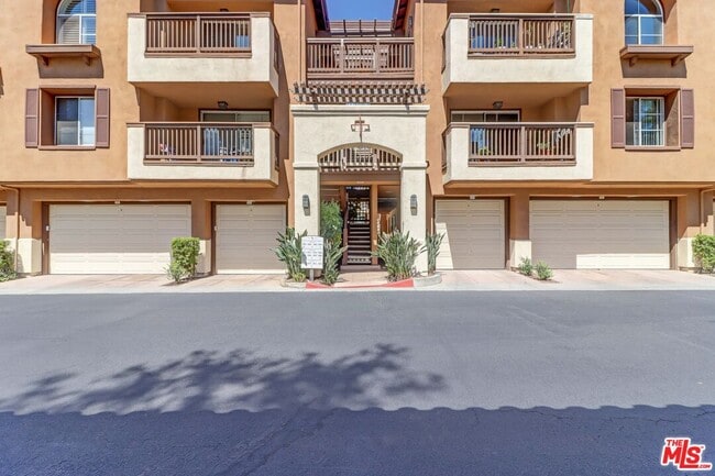 Building Photo - 2960 Champion Way