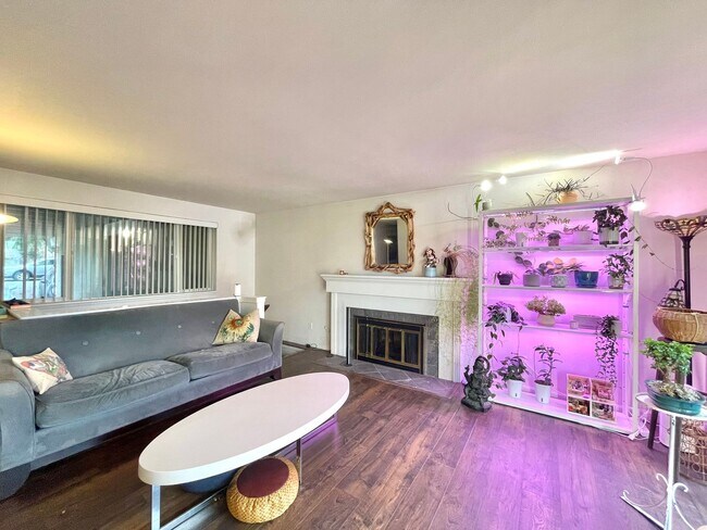 Foto del edificio - Mid-Century Gem in Kirkland’s Everest Park