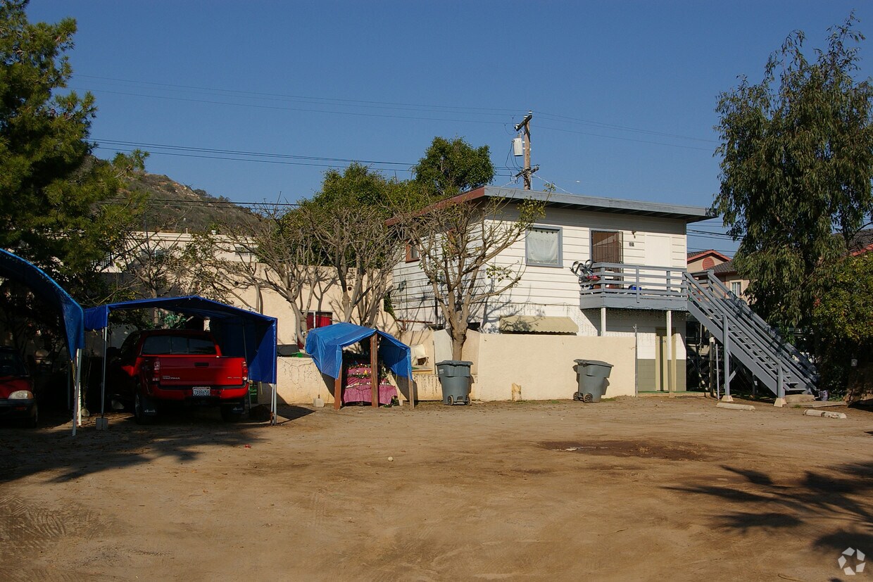 Foto del edificio - 320-322 W Mission Rd