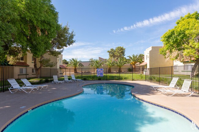 Área de la segunda la piscina - Heritage Pointe Apartments