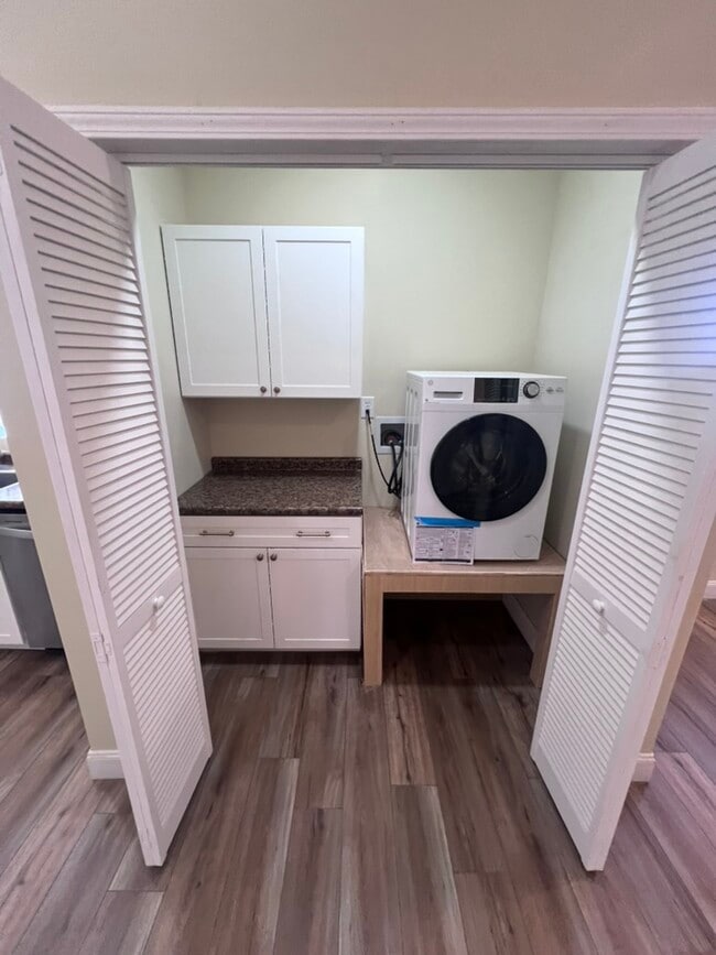 Building Photo - 1314 11th Ave