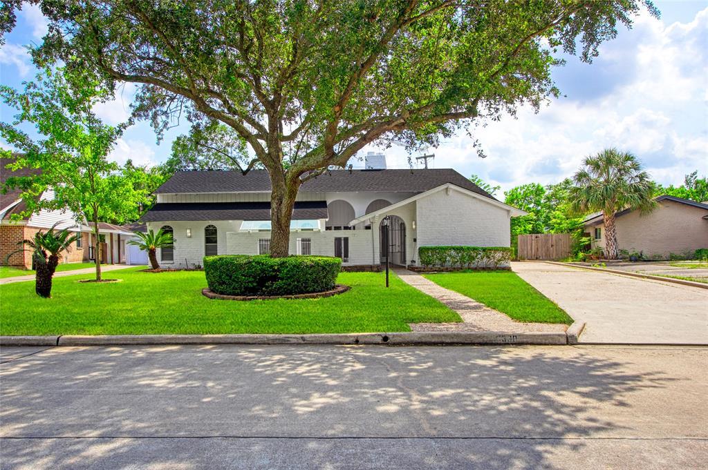 Primary Photo - 18330 Cape Bahamas Ln