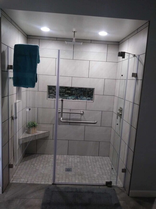 Foto del edificio - Gorgeous 3 bedroom, 2 bath