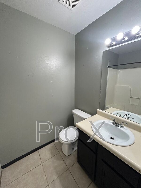 Foto del edificio - 1414 S Powell St