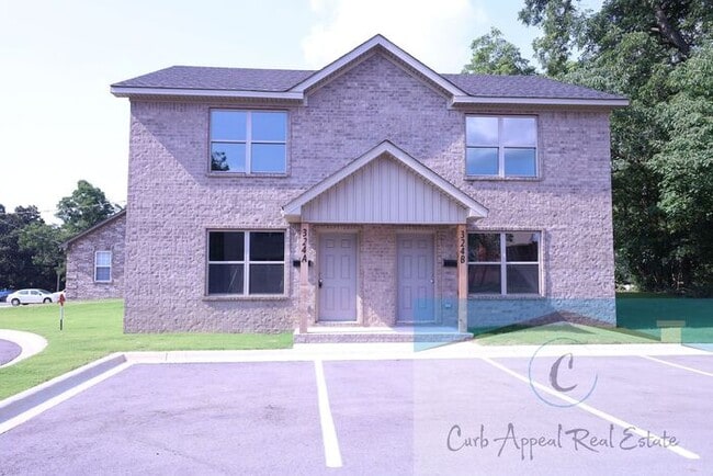 Foto del edificio - First month move in special $800!! Beautiful 2 bed 2 bath duplex, includes washer and dryer
