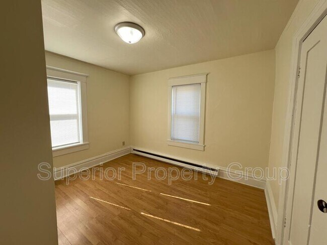 Foto del edificio - 532 E Cook St