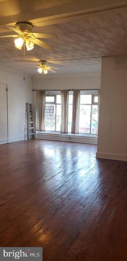 Primary Photo - 308 Market St