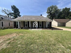 Building Photo - 195 Sullivan Dr