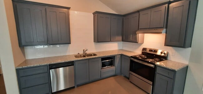 Building Photo - 110 Lollipop