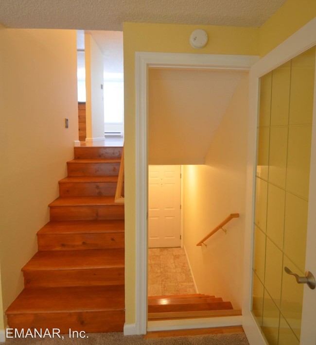 Building Photo - 4018 S 158th St