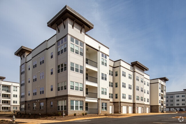 Building Photo - The Robert Apartments