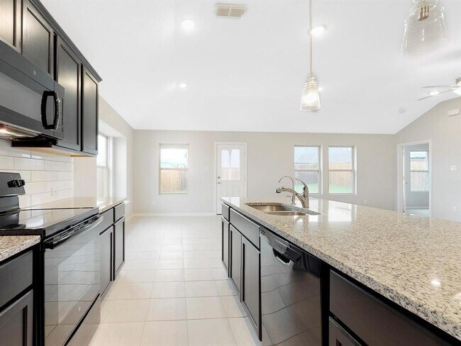 Foto del edificio - 2109 Auburndale Ave