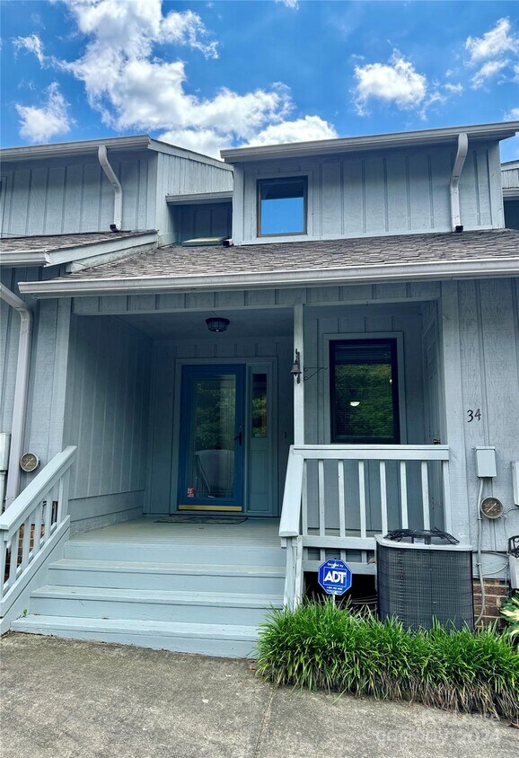 Primary Photo - 100 Willow Run Dr