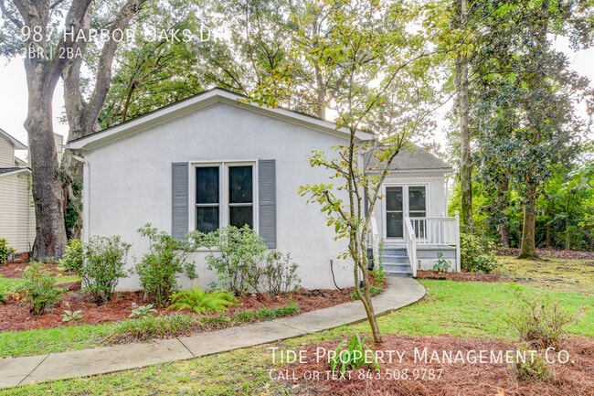 Building Photo - 987 Harbor Oaks Dr