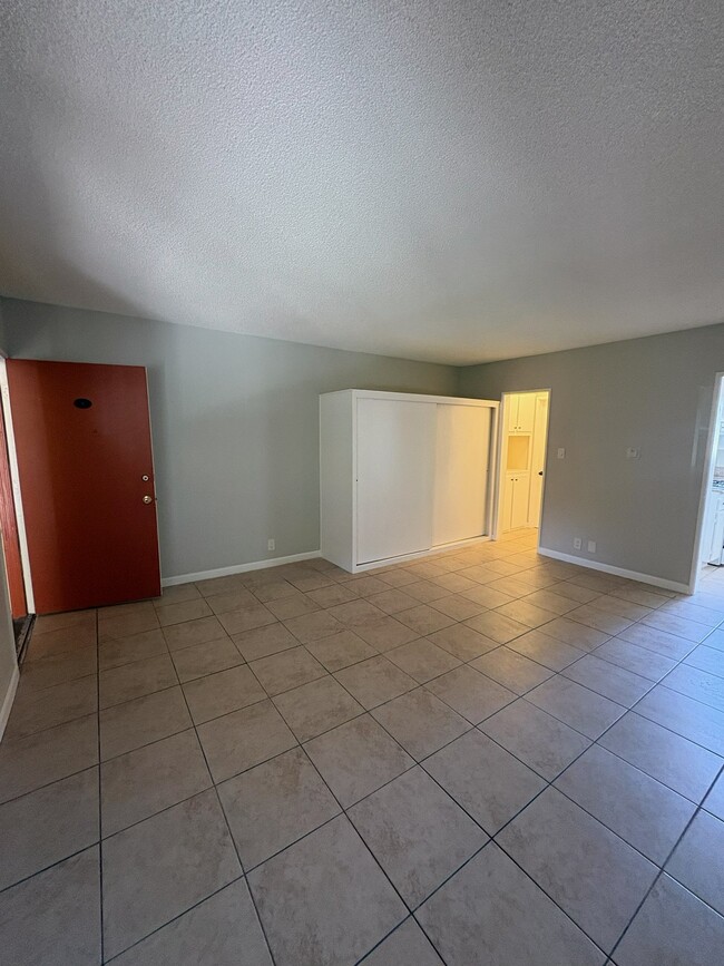 Photo - 4055 W 129th St Apartment