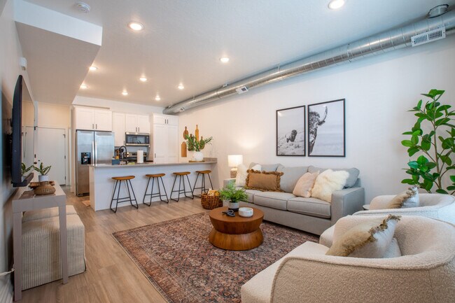 Foto del edificio - 909 Euclid Ave