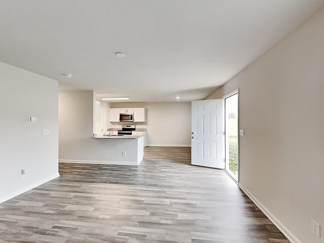 Building Photo - 2905 Shasta Dr