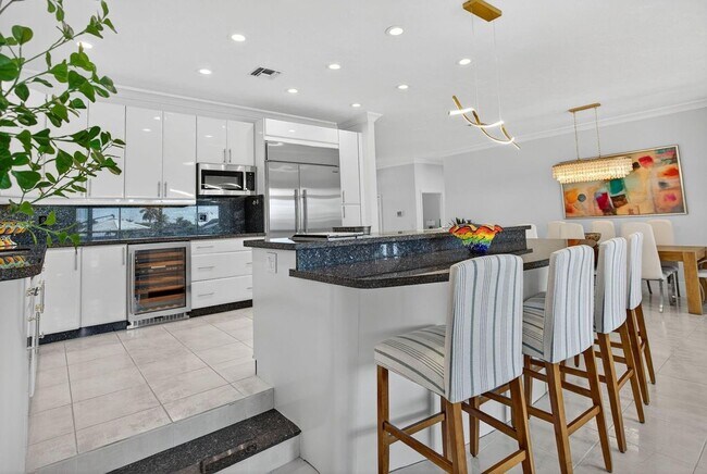 Foto del edificio - 513 S Riverside Dr