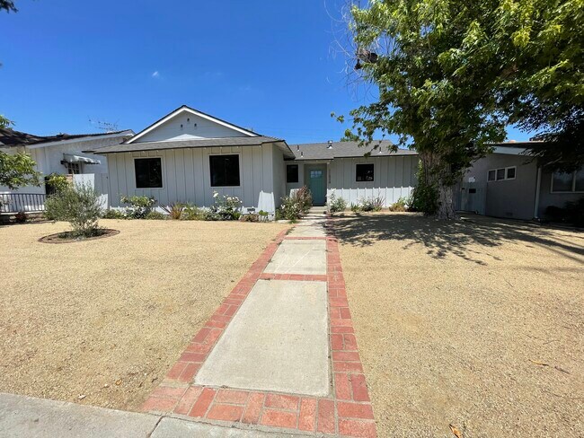 Building Photo - 11534 Balboa Blvd